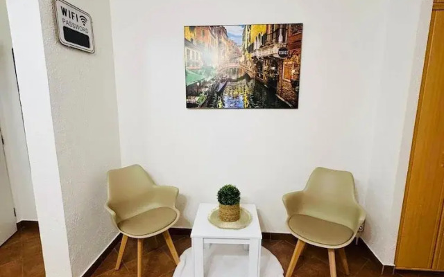 Charming Apart Near Center
