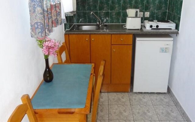 Michalis Studios & Apartments