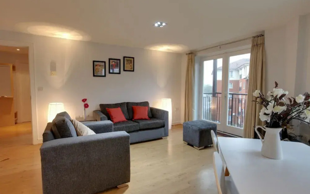 Ravens House Sapphire Apartments