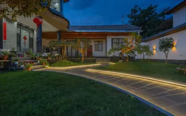 Nanfengli Homestay (Lijiang Sanyi Airport Branch)