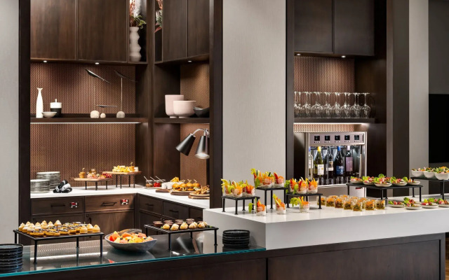 Sheraton Gateway Hotel In Toronto International Airport