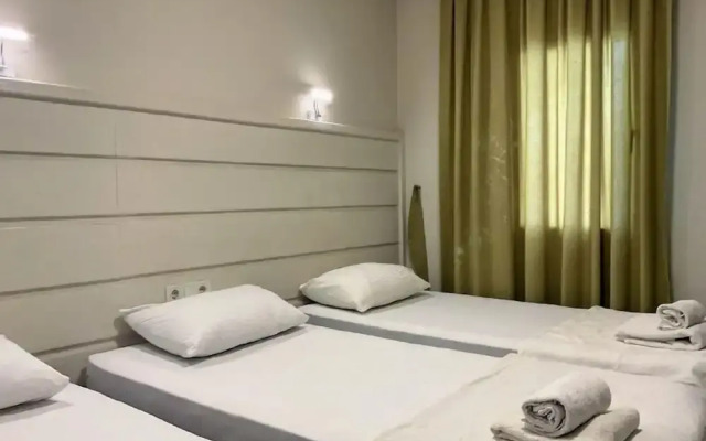 Dort Mevsim Pansiyon