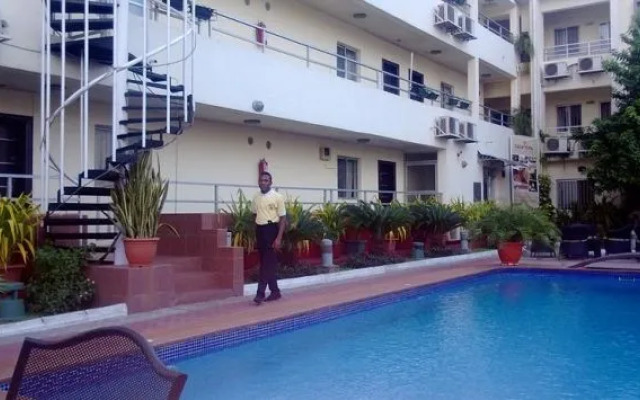 Cata Apartment Hotel And Spa