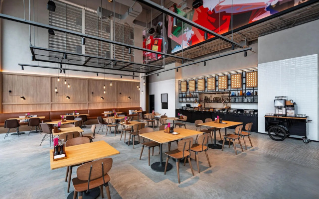 Moxy Bangkok Ratchaprasong