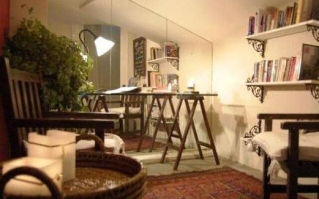V&S Hostel Club