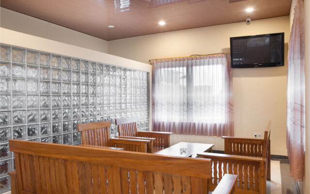 RedDoorz Plus @ Talaga Bodas