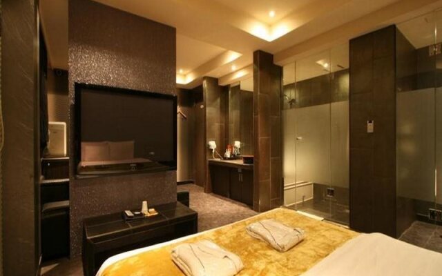 Wiiz Hotel