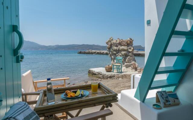 Turquoise Boathouse in Klima I