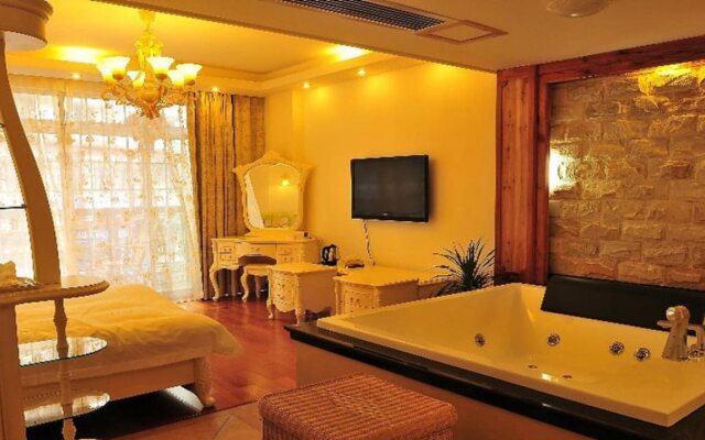 Bamboo House Resort