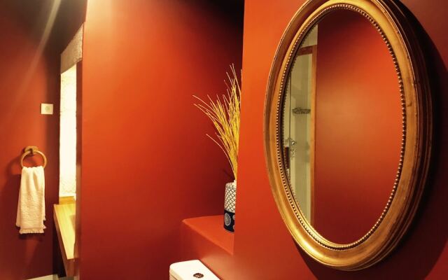 LUXa Charmhouse Hotel