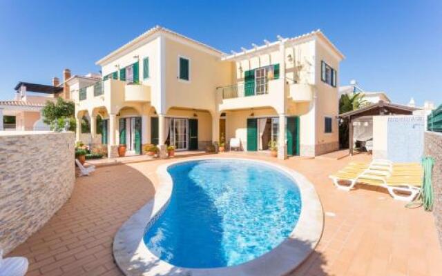 Sunflower Villa by Seewest