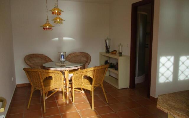 1. Meeresline Villa mit privat Pool