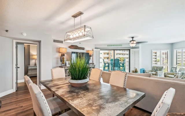 Inlet Reef 419 3 Bedroom Condo by RedAwning