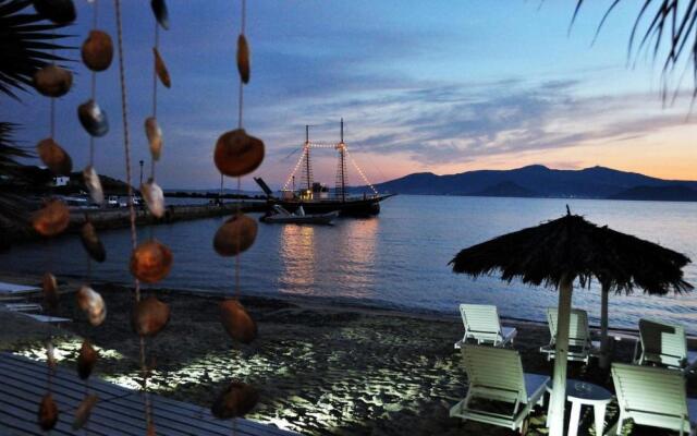 Sunday Luxury Suites Naxos