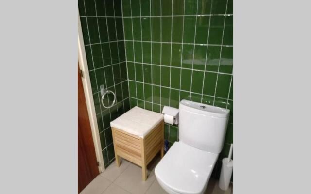 Apartament a Roses. Terrassa i piscina comunitaria