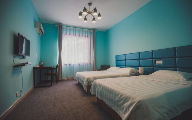 White Horse Times Hotel