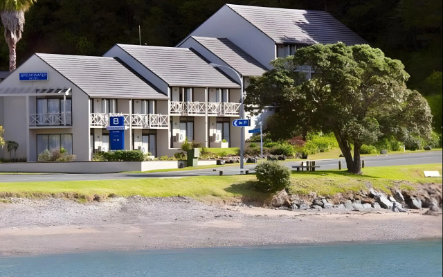 Breakwater Motel