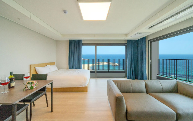 Sokcho I Park Suite Hotel and Resort