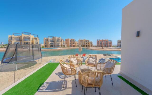 Long Island Gouna 5BR Tawila Beach House & Pool