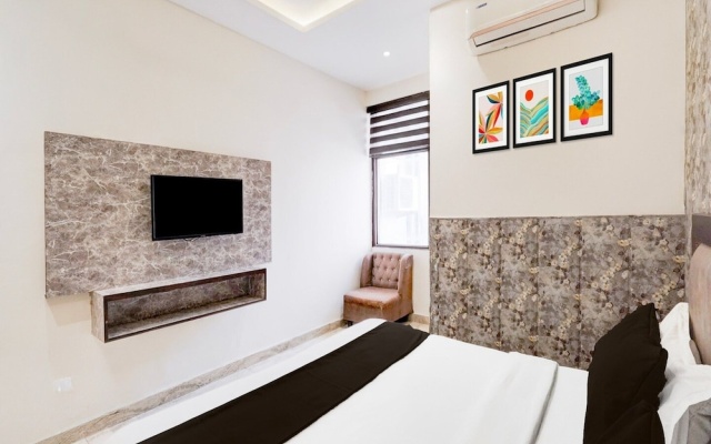 Super Collection O Sector 108 Noida