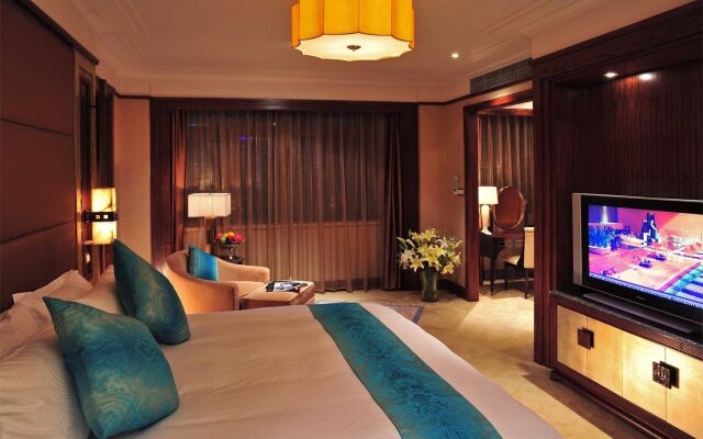 Broadway Mansions Hotel - On the Bund