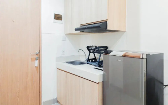 Homey And Modern Studio Apartment B Residence