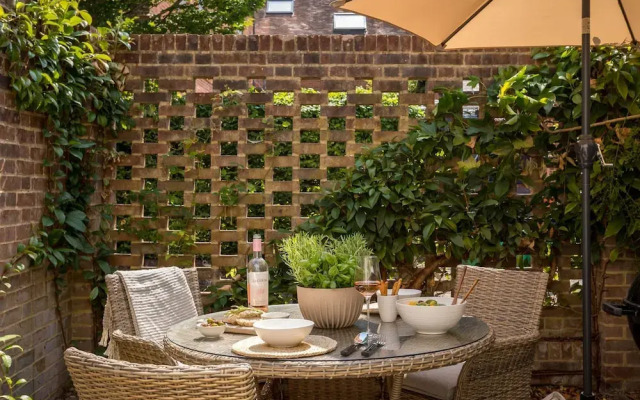 Charming Mews House in Historic Winchester