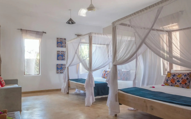 Raha Lodge