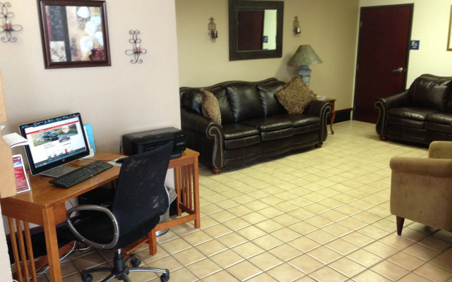 Brentwood Inn & Suites