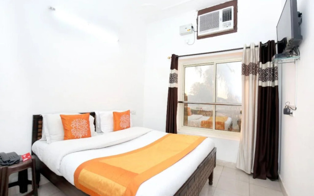 OYO 9371 Hotel Anmol