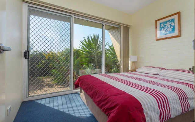 Retreat Beside The Beach - Unit Five