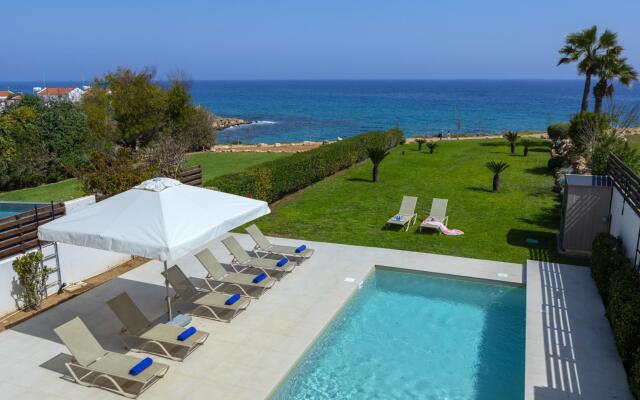 Protaras Beachfront Villa Pietra
