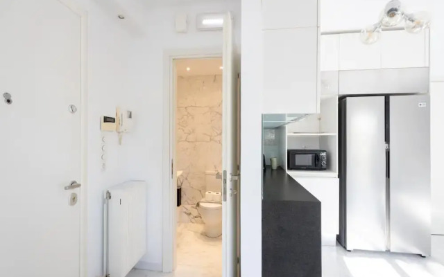 Elegant Coastal Haven Fully Renovated 3-bedroom Apartment