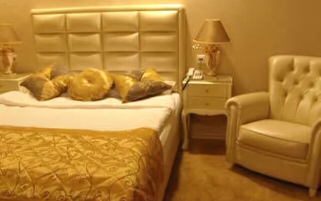 Golden Boutique Hotel