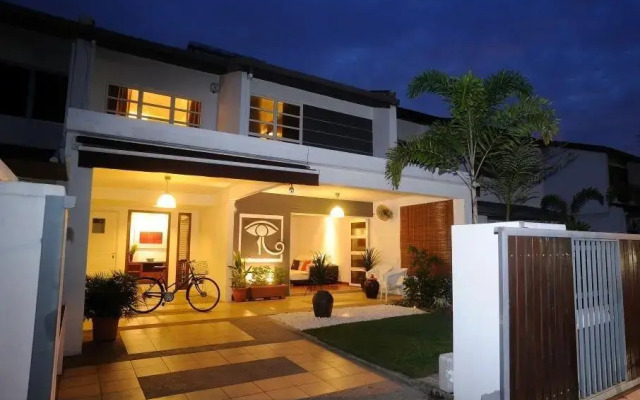 TTDI HomeStay