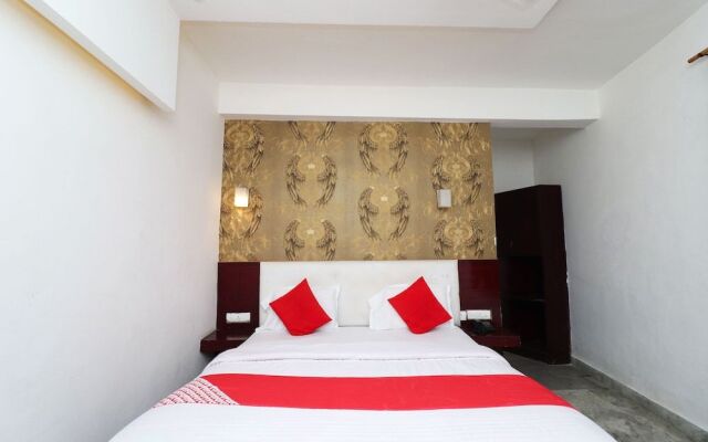 OYO 28240 Hotel D' Seasons