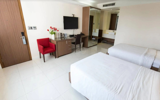 The Luxe Hotel