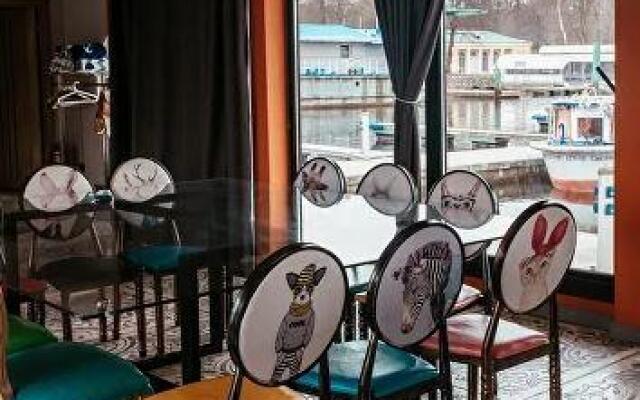 White Mare на Петроградской (Вайт Маре)