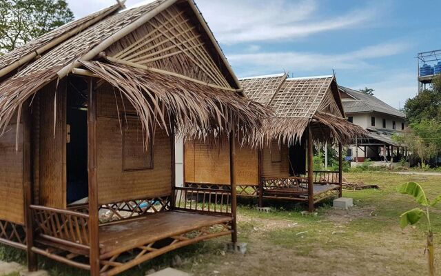 Lanta Local Hut