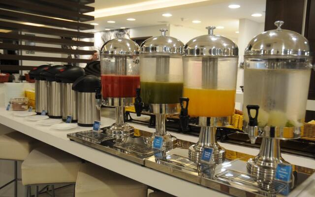 Golden Tower Aeroporto - Lizz - By Fênix Hotéis