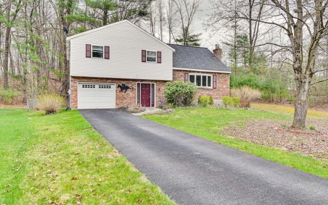 Saratoga Springs Home Near Skidmore College!
