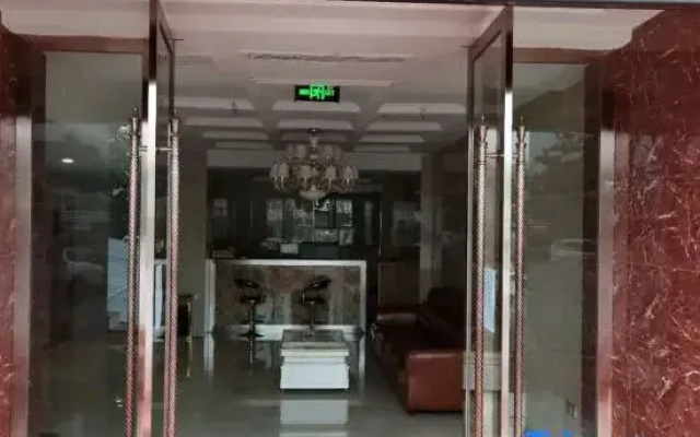 Yunyang Blue Sky Baiyun Business Hotel