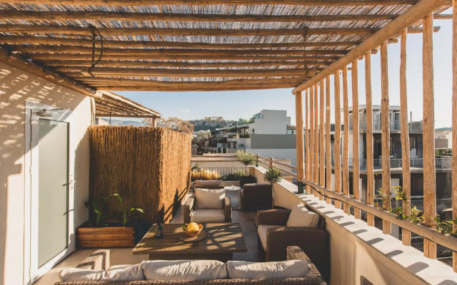 Luxury Apartment with Acropolis view Terrace and Jacuzzi in the Heart of Athens - Living Stone Azurite