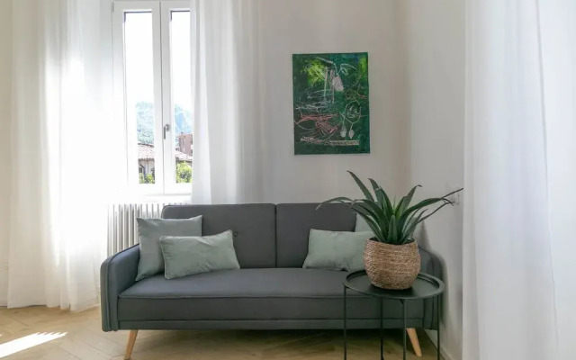 Lake River Apartment