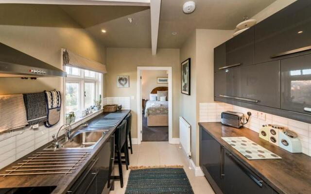 Pebble Apartment