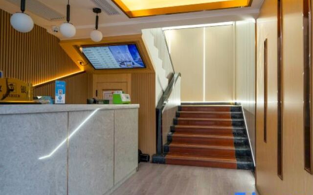 Mingxuan Business Hotel (Zhangzhou Ancient Town RT-Mart Store)