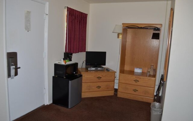 Airport Inn