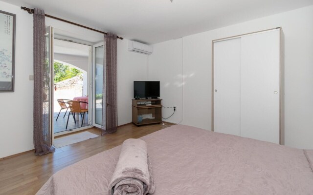 Amazing Apartment in Jadranovo With Wifi and 1 Bedrooms