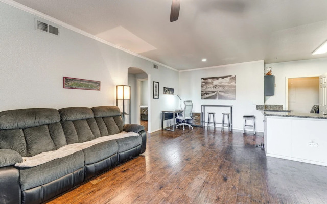 Walk to Papago Park: Condo in Phoenix