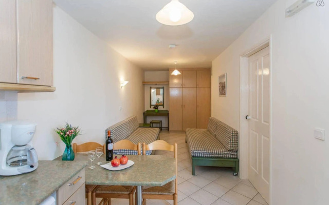 Armonia Apartments & Studios